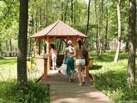 Feet - Marisha + Ksusha - 2007-06-01 Barefoot trips to Russian towns. Serpukhov
