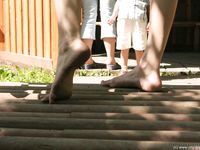 Feet - Marisha + Ksusha - 2007-06-01 Barefoot trips to Russian towns. Serpukhov