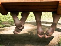 Feet - Marisha + Ksusha - 2007-06-01 Barefoot trips to Russian towns. Serpukhov