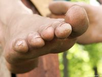 Feet - Marisha + Ksusha - 2007-06-01 Barefoot trips to Russian towns. Serpukhov