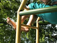 Feet - Marisha + Ksusha - 2007-06-01 Barefoot trips to Russian towns. Serpukhov