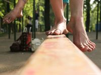 Feet - Marisha + Ksusha - 2007-06-01 Barefoot trips to Russian towns. Serpukhov