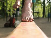 Feet - Marisha + Ksusha - 2007-06-01 Barefoot trips to Russian towns. Serpukhov