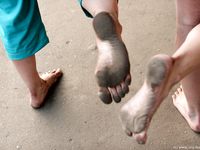 Feet - Marisha + Ksusha - 2007-06-01 Barefoot trips to Russian towns. Serpukhov
