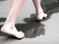 Feet - Marisha - 2005-10-16 Charming baregoot girl