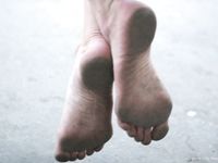 Feet - Marisha - 2005-10-16 Charming baregoot girl