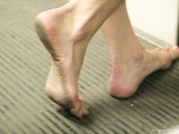 Feet - Marisha - 2005-10-16 Charming baregoot girl
