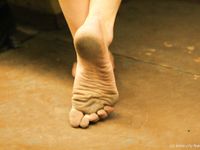 Feet - Marisha - 2005-10-16 Charming baregoot girl