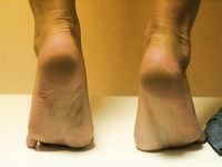 Feet - Maryana + Lena D - 2008-04-07 Barefoot sport