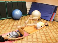 Feet - Maryana + Lena D - 2008-04-07 Barefoot sport