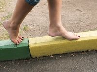 Feet - Maryana + Lena D - 2008-04-07 Barefoot sport