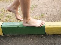 Feet - Maryana + Lena D - 2008-04-07 Barefoot sport