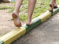 Feet - Maryana + Lena D - 2008-04-07 Barefoot sport