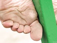 Feet - Maryana - 2007-12-24 Pretty brunette with lovely feet