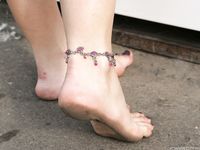 Feet - Masha A - 2011-07-14 Barefoot and happy