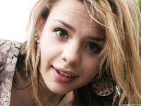 Feet - Masha A - 2011-07-14 Barefoot and happy