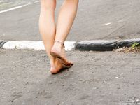 Feet - Masha A - 2011-07-14 Barefoot and happy