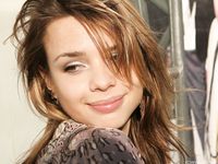 Feet - Masha A - 2011-07-14 Barefoot and happy