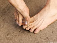 Feet - Masha A - 2011-07-14 Barefoot and happy