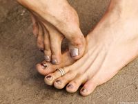 Feet - Masha A - 2011-07-14 Barefoot and happy