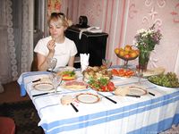 Feet - Mila + Alenka - 2005-11-27 Barefoot voyage to Feodosia