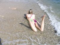 Feet - Mila + Alenka - 2005-11-27 Barefoot voyage to Feodosia