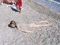 Feet - Mila + Alenka - 2005-11-27 Barefoot voyage to Feodosia