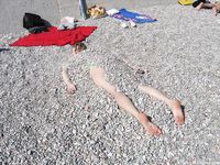 Feet - Mila + Alenka - 2005-11-27 Barefoot voyage to Feodosia