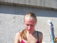 Feet - Mila + Alenka - 2005-11-27 Barefoot voyage to Feodosia