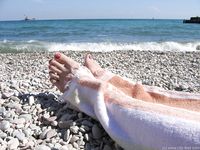 Feet - Mila + Alenka - 2005-11-27 Barefoot voyage to Feodosia