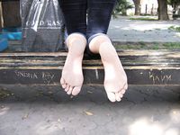 Feet - Mila + Alenka - 2005-11-27 Barefoot voyage to Feodosia