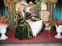 Feet - Mila + Alenka - 2005-11-27 Barefoot voyage to Feodosia