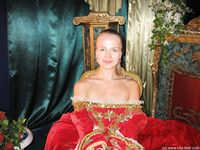 Feet - Mila + Alenka - 2005-11-27 Barefoot voyage to Feodosia