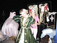 Feet - Mila + Alenka - 2005-11-27 Barefoot voyage to Feodosia