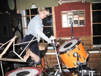 Feet - Mila + Alenka - 2005-11-27 Barefoot voyage to Feodosia