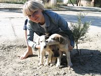 Feet - Mila + Alenka - 2005-11-27 Barefoot voyage to Feodosia