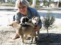 Feet - Mila + Alenka - 2005-11-27 Barefoot voyage to Feodosia