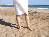 Feet - Mila + Alenka - 2005-11-27 Barefoot voyage to Feodosia