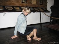 Feet - Mila + Alenka - 2005-11-27 Barefoot voyage to Feodosia