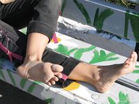 Feet - Mila + Alenka - 2005-11-27 Barefoot voyage to Feodosia