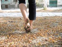 Feet - Mila + Alenka - 2005-11-27 Barefoot voyage to Feodosia
