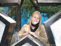 Feet - Mila + Alenka - 2005-11-27 Barefoot voyage to Feodosia