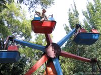 Feet - Mila + Alenka - 2005-11-27 Barefoot voyage to Feodosia