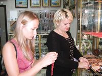 Feet - Mila + Alenka - 2005-11-27 Barefoot voyage to Feodosia