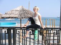 Feet - Mila + Alenka - 2005-11-27 Barefoot voyage to Feodosia