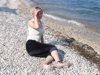 Feet - Mila + Alenka - 2005-11-27 Barefoot voyage to Feodosia