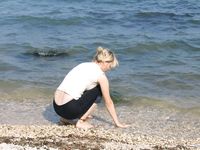 Feet - Mila + Alenka - 2005-11-27 Barefoot voyage to Feodosia