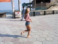 Feet - Mila + Alenka - 2005-11-27 Barefoot voyage to Feodosia