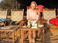 Feet - Mila + Toma - 2006-04-29 Dirty feet in Goa