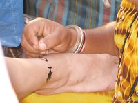 Feet - Mila + Toma - 2006-04-29 Dirty feet in Goa